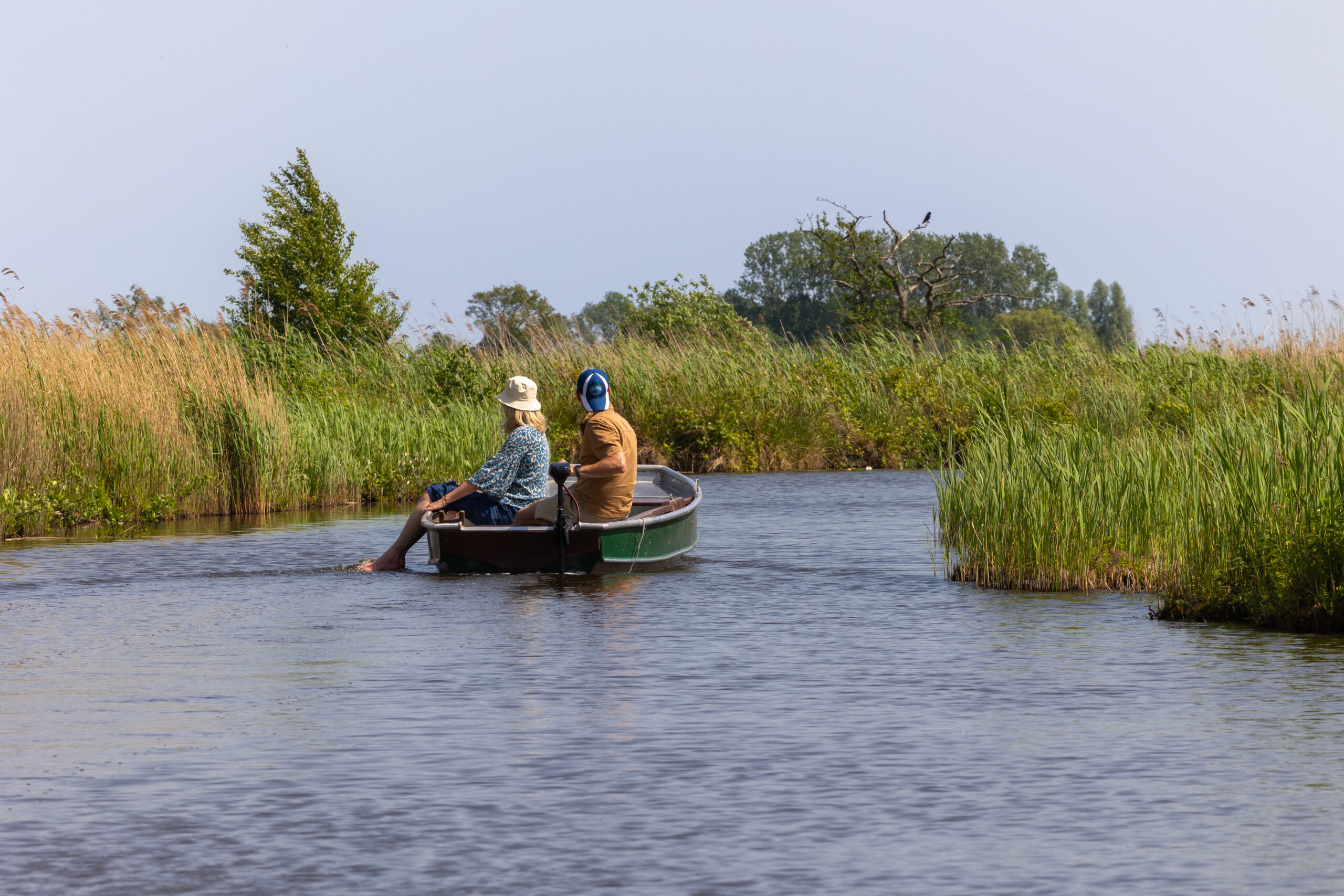 fluisterboot op de nieuwkoopse plas
